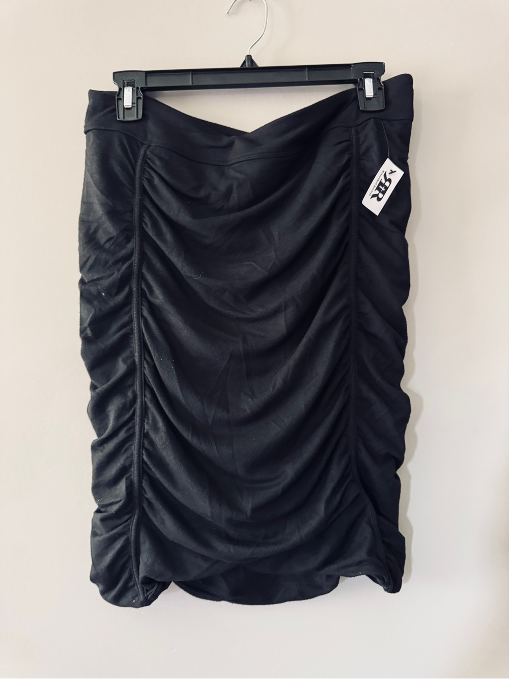 Athleta | ruffle black skirt | M